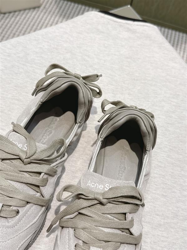 2025112716569424 310